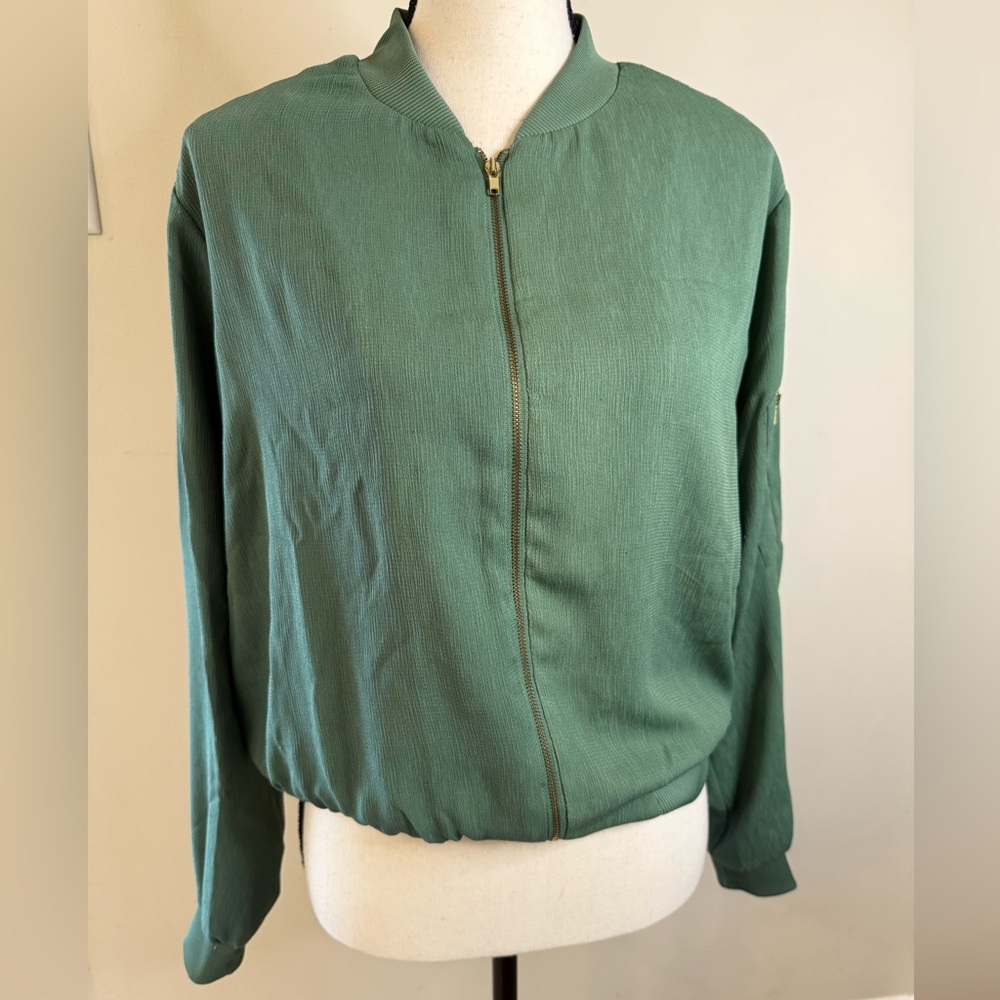 Finn & Grace forest green zip front jacket ribbed crewneck and sleeve cuffs SZ M